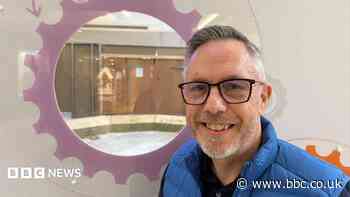 Shopping centre pool takes shape for clock's return
