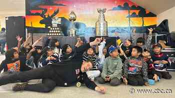 Pikangikum First Nation receives special Stanley Cup visit