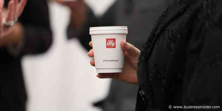 The latest sign we're eating out less: Restaurants are buying fewer disposable cups and paper towels