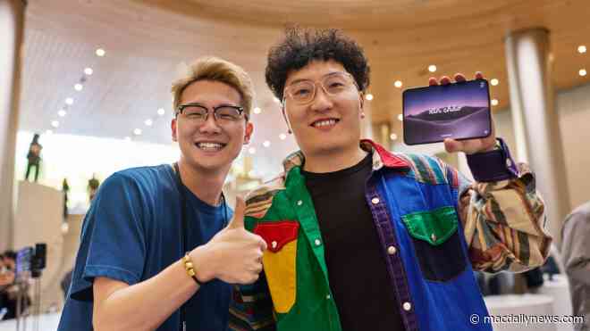 iPhone Duo arrives at Apple Retail Stores worldwide