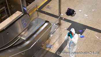 Schock am Münchner U-Bahnhof: Frau (49) plötzlich attackiert – Not-OP