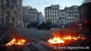 Hunderttausende protestieren in Frankreich - neue Unruhen