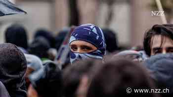 Lange blieb es ruhig in Paris. Gegen Ende der Proteste wird es brenzlig