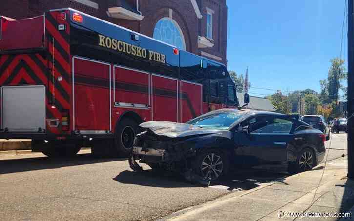 Driver Hits Utility Pole, Flees Scene Saturday in Kosy