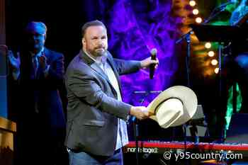 Garth Brooks Halts Ticket Sales for Upcoming Show Over Bots