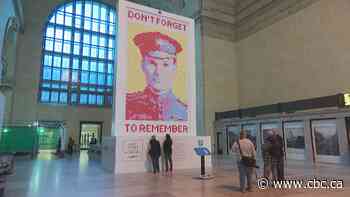 Sticky note mosaic honours fallen soldier in Toronto