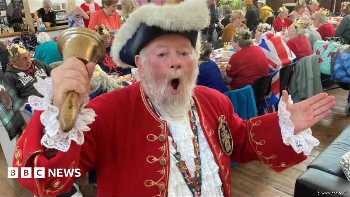 Town crier of 40 years dies after royal honour