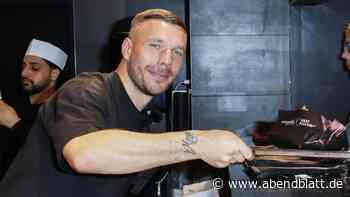 Fast Food und Fußball: Für Lukas Podolski passt das in Bergedorf zusammen