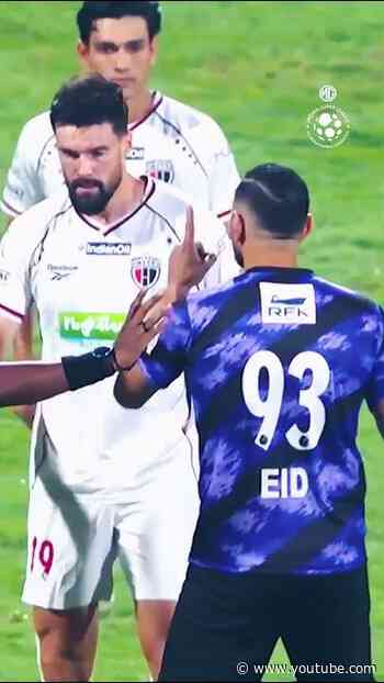 Satrustegui and Eid clash early on.😡 But all's well that ends with a handshake. 🤝#MGISL13 #OFCNEUFC