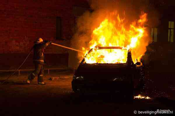 Drie auto’s van handhaving uitgebrand