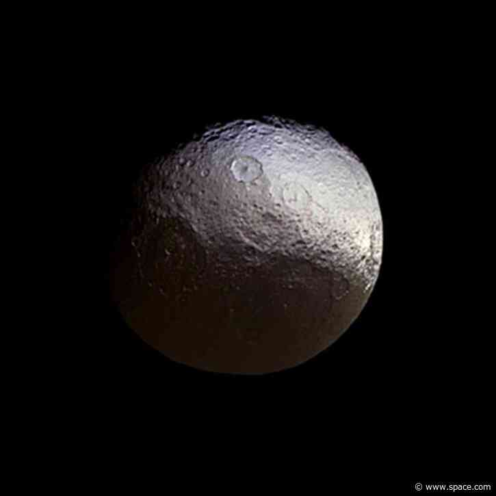 On this day in space! Oct. 25, 1671: Astronomer Giovanni Cassini discovers Iapetus, Saturn's 'yin-yang' moon