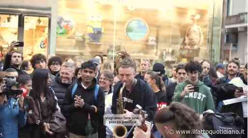 La protesta a Bari: “Meloni guardi in faccia gli italiani e ascolti”. “In corteo anche per il Sud troppo spesso ignorato”