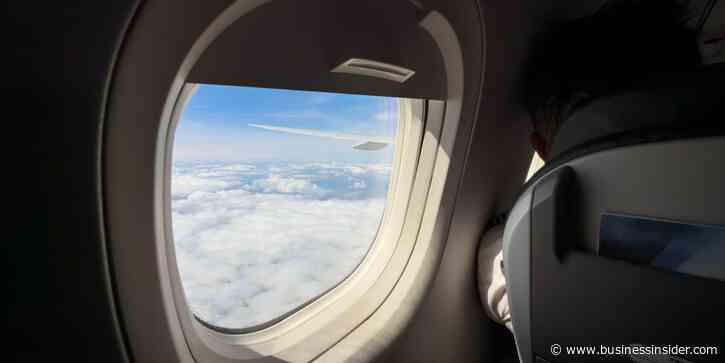 Is it rude to keep the airplane window shades open?