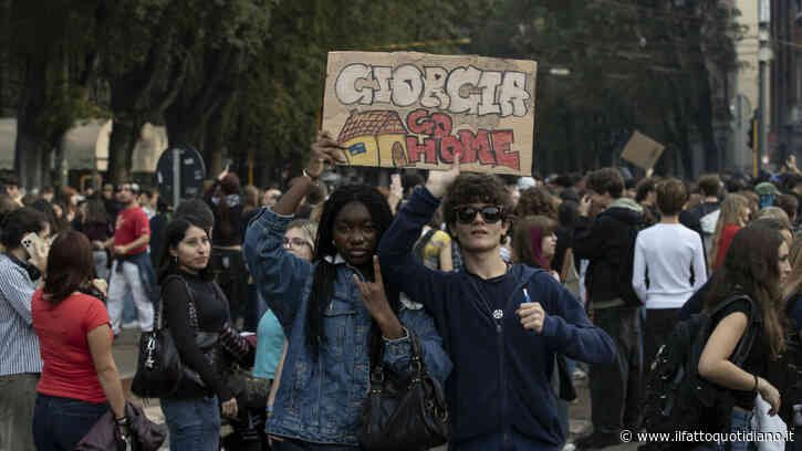 Giovani in piazza, i penalisti: “Il governo alza il livello della risposta repressiva, non è la strada giusta. Rischio di strumentalizzazioni”