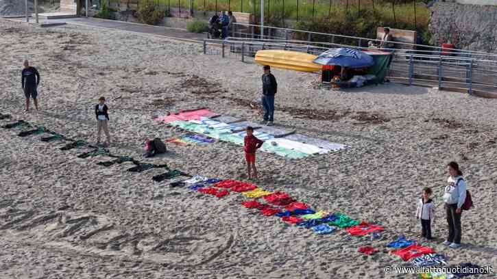 A Savona cinque chilometri di vestitini per ricordare i bambini uccisi a Gaza