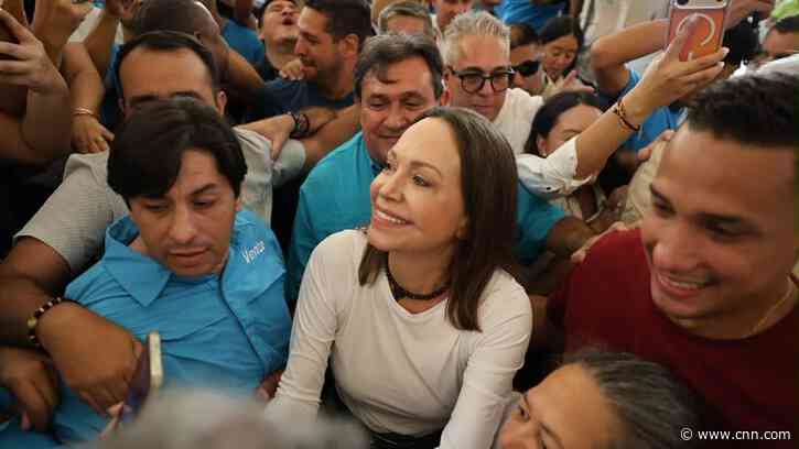Venezuelan opposition leader returns after 10 months in exile