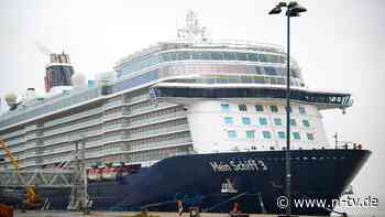 Starke Sturmböen in Bremerhaven: "Mein Schiff 3" stößt mit Containerschiff zusammen