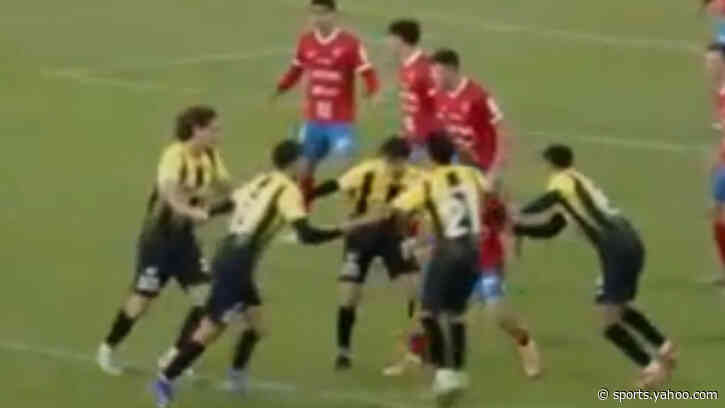 😅 Not the first time: club scores after ring-a-ring o' roses; watch