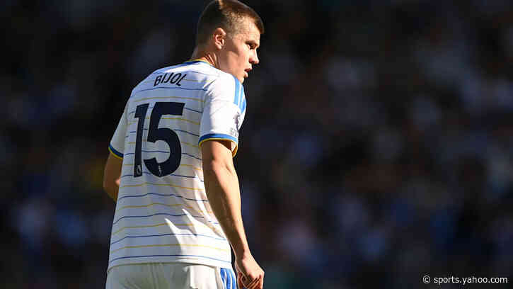Leeds United Face January Call On 27-Year-Old Defender: Should Farke Block An Exit?
