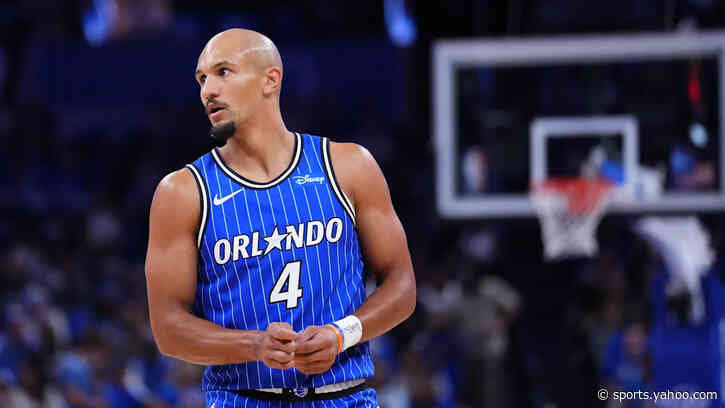 Magic guard Jalen Suggs helped off after significant knee injury in win over Knicks