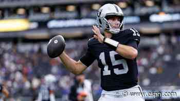 Kubiak on QB switch for scuffling Raiders: 'We're thinking about everything'
