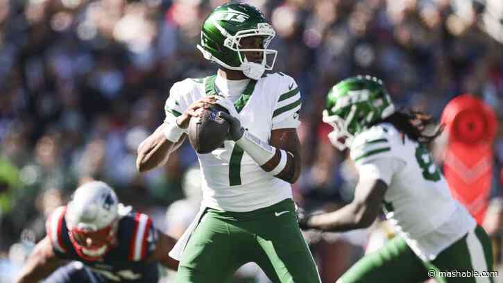 How to watch Dolphins vs. Jets in the NFL online for free