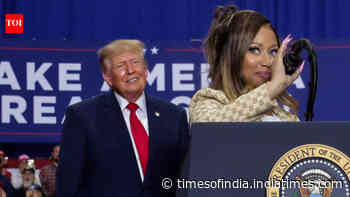 Nicki Minaj joins Donald Trump at Michigan rally
