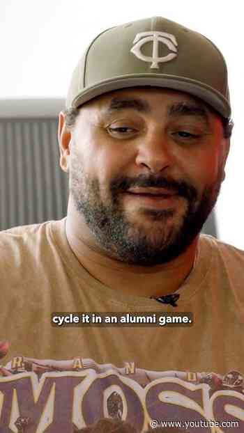 Dustin Byfuglien will NOT be cycling the puck 😂