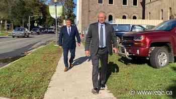 Liberals link PC leader to former premier — despite their public feud
