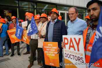 Senior doctors in England plan November strike
