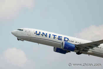 United plane declares emergency during Houston airport landing