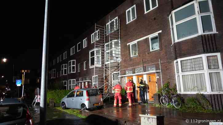 Storm Boelo; Steiger dreigt om te vallen door harde wind aan J.C. Kapteynlaan in Groningen