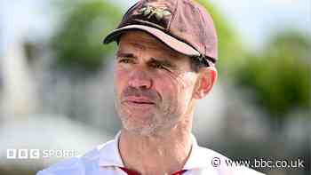 Anderson stops short of retiring after Lancs exit