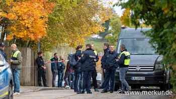 Mann in Niederbayern an eigener Haustür erschossen: Die Bilder des Großeinsatzes