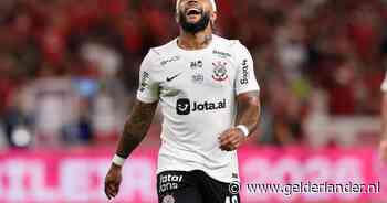 Slecht nieuws voor Corinthians-trainer Clarence Seedorf: Memphis Depay voorlopig met een spierblessure aan de kant