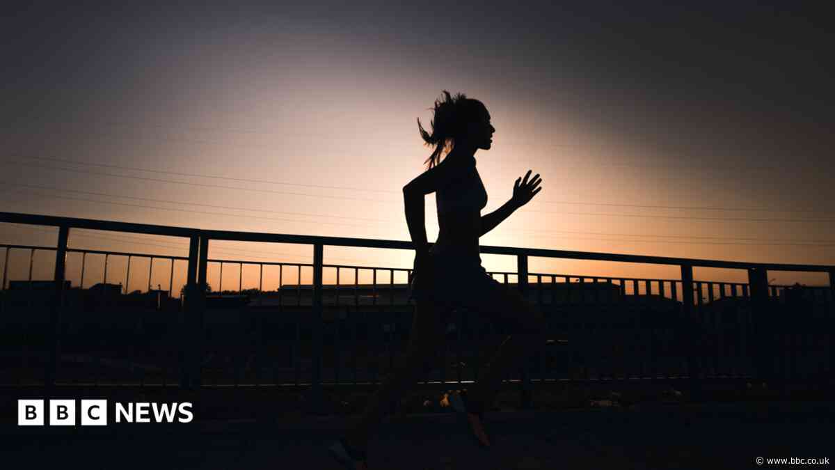 Campaign targets women's fears over night-time running