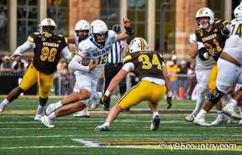 Perez Parlays 17-Tackle Performance into Conference Honors