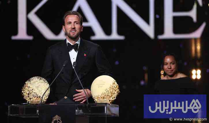 هاري كين يتوج بجائزة الكرة الذهبية لأفضل لاعب في العالم لعام 2026