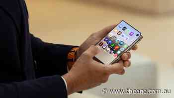 Apple’s foldable iPhone Duo draws early complaints of the screen cracking
