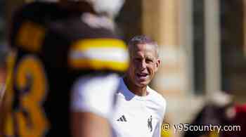 Former Wyoming OC Takes Over Play-Calling Duties at Oregon