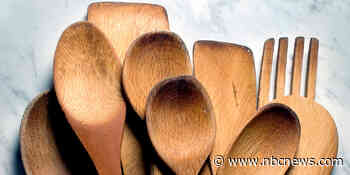How to clean wooden utensils and avoid getting splinters in your food