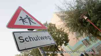 Jugendlicher auf Heimweg angegriffen: Schüler schubsen ihn ins Gebüsch und schlagen zu