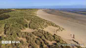 Man found not guilty of sex offences on beach
