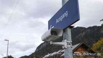Anwohner genervt: Durchsagen am Eschenloher Bahnhof „unzumutbare Belastung“