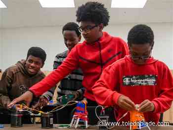 Toledo Tinkers mobile science program receives national recognition