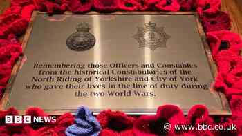 New memorial plaque honours fallen police officers