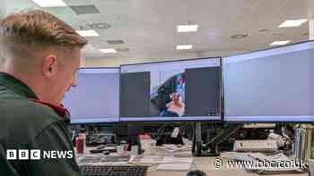 Paramedics to video link to cardiac emergencies