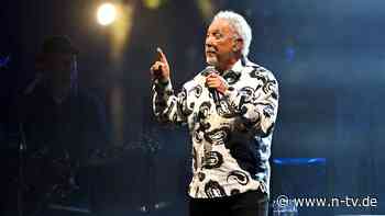 "Schlimme Grippe": Tom Jones muss Konzerte verschieben