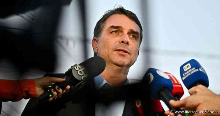 Brasile, annullato il passaporto di Flavio Bolsonaro: “E’ fuggito negli Usa passando dall’Argentina”