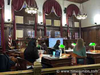 Mayor, council spar over dueling Albany budgets